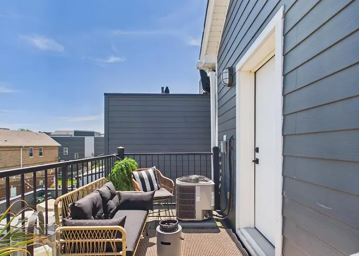 Boho Escape Parking Balcony * Chicago